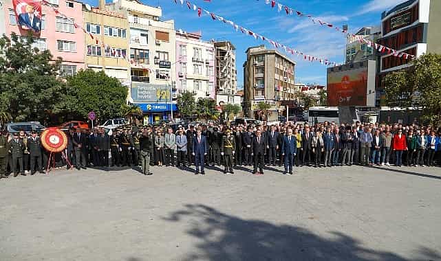 29 ekim cumhuriyet bayrami celenk toreni yapildi