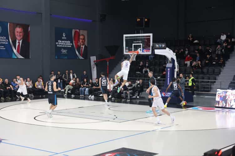 Çayırova Potada Namağlup Liderliğini Sürdürüyor