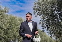 aliagada zeytinin bereketi 4 zeytin hasat senliginde kutlandi