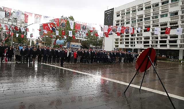 baskan vekili ozdemir celenk sunma torenine katildi