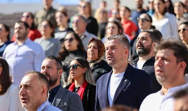 bucali miniklerden duygu dolu kutlama