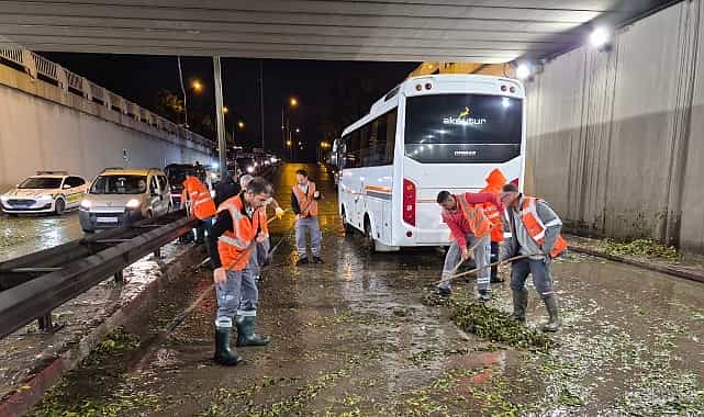 buyuksehir ekipleri yagisin yarattigi olumsuzluklara hizla mudahale etti