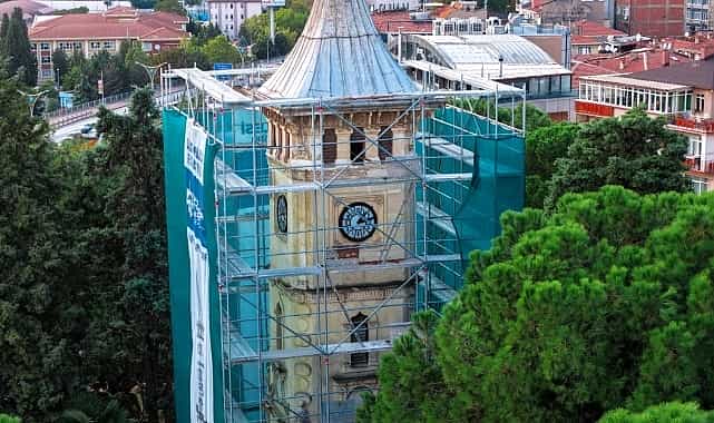 buyuksehirden izmit saat kulesinde titiz calisma