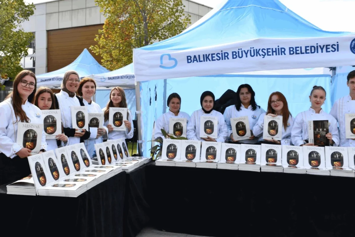 Balıkesir Kitap Fuarı’nda Maşınga Etkisi Devam Ediyor 1 Balıkesir Kitap Fuarı’nda Maşınga Etkisi Devam Ediyor