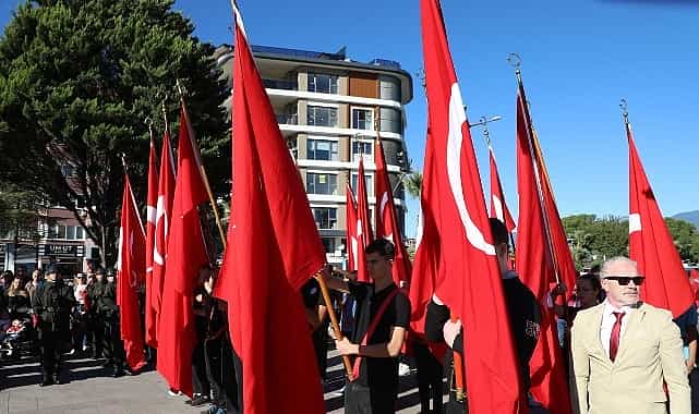 edremitte cumhuriyetin 102 yili coskuyla kutlandi