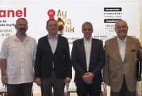 egenin iki kiyisinda zeytinin dostlugu 20 ayvalik uluslararasi zeytin hasat ve turizm festivalinde panel yogun ilgi gordu