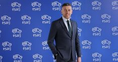 esarj auto ozelligi ile tek adimda kolay ve guvenli sarjlanma yeniligi