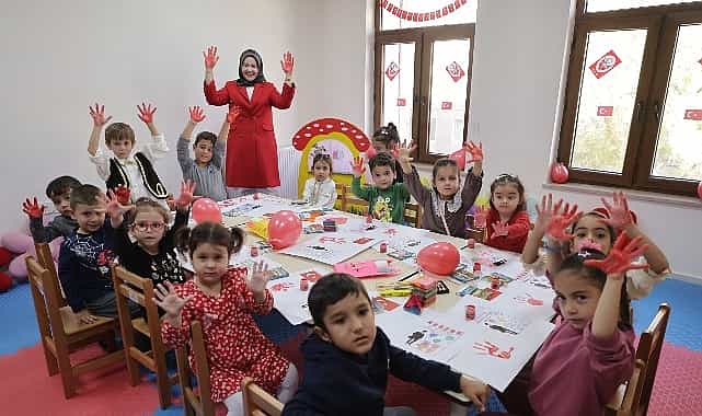nevsehirde cocuklara yonelik cumhuriyet bayrami etkinligi