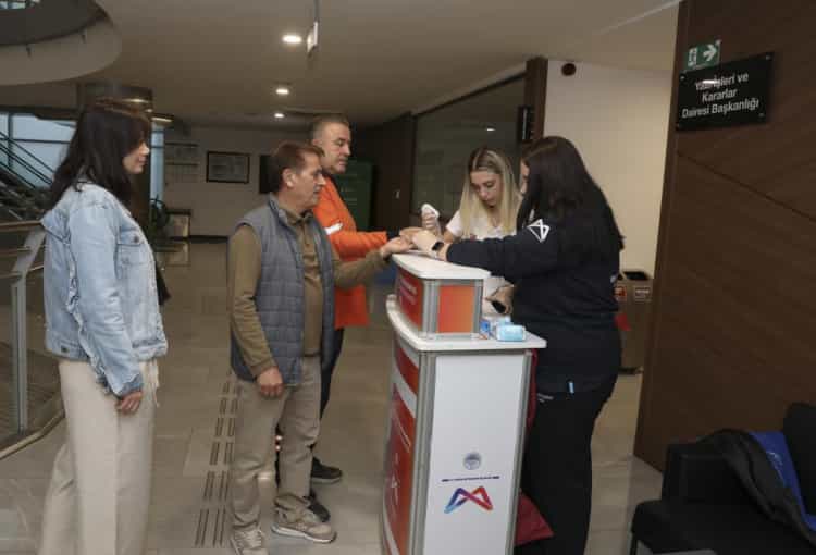 Mersin’de Belediye Personeline Şeker Ölçümü Yapıldı