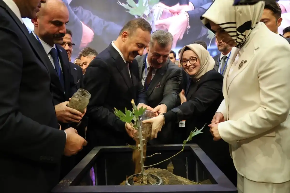 Anahtar Parti’nin İlk Yılı Dev Katılımla Gerçekleşti