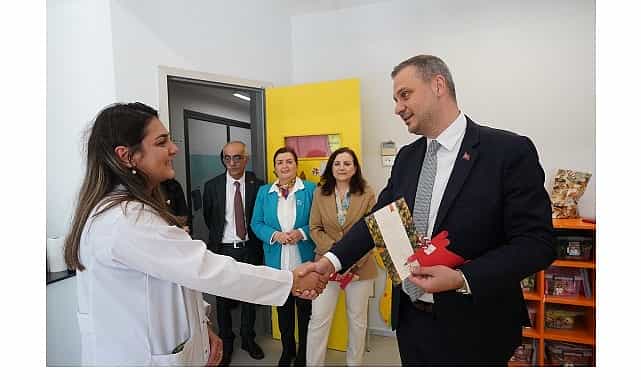 4 bini askin fidan ogretmenler icin toprakla bulustu