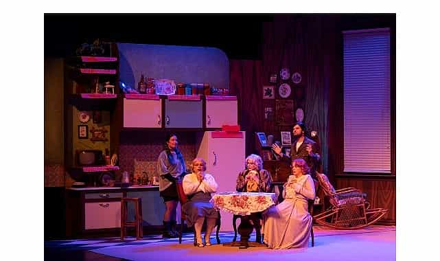 adanalilar uc jokerli konkeni keyifle izledi