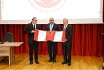 ankara universitesi dis hekimligi fakultesine tuska akreditasyon belgesi