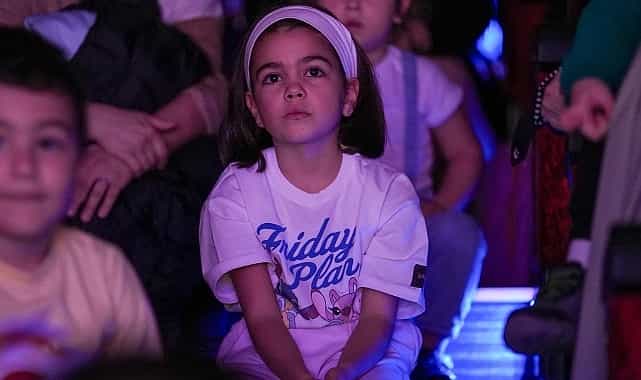 baloncuklarin buyusu maltepede miniklere nese sacti