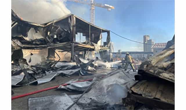 bayraklidaki yangin itfaiyenin mudahalesiyle dakikalar icinde kontrol altina alindi