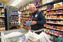 cesme belediyesi zabita ekiplerinden market ve okul kantinlerine siki denetim