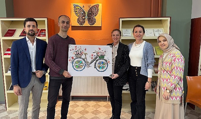 Elektronik atıklardan sanata çevreci dönüşüm 1 elektronik atiklardan sanata cevreci donusum