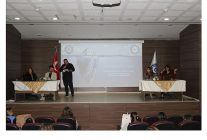 eude bagimlilik sosyoloji bolumunun duzenledigi panel ile her yonuyle ele alindi