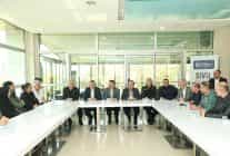 evlerine giremeyen ailelere moral ziyareti