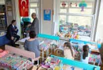 izmir il milli egitim muduru hastanedeki ogrencilerle bulustu