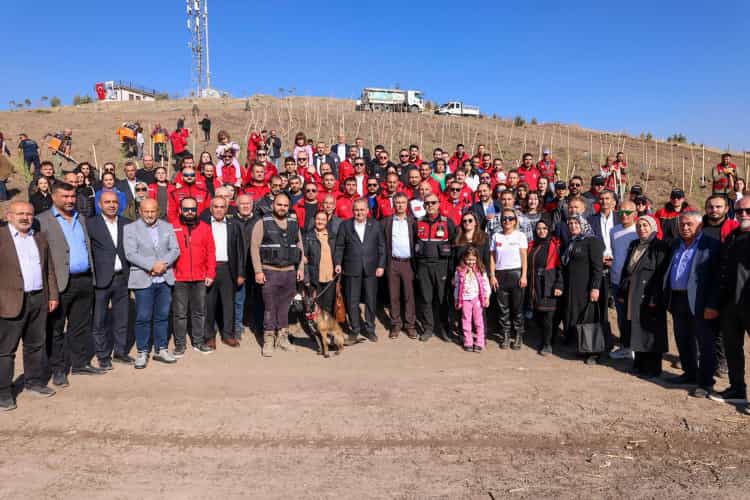 Keçiören Belediyesi’nden Milli Ağaçlandırma Günü’nde Fidan Dikimi