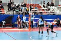 kemer belediye voleybolculari buyuk alkis topladi