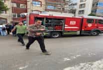 mazgala dusen kayip kopek ve yanginda mahsur kalan kediler itfaiyenin cabasiyla kurtarildi