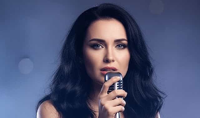 turkiyenin ilk yapay zeka sarkicisi aymeradan ilk album aymera yayinda