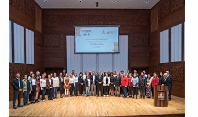 akdeniz dilleri merkezinden sertifika coskusu