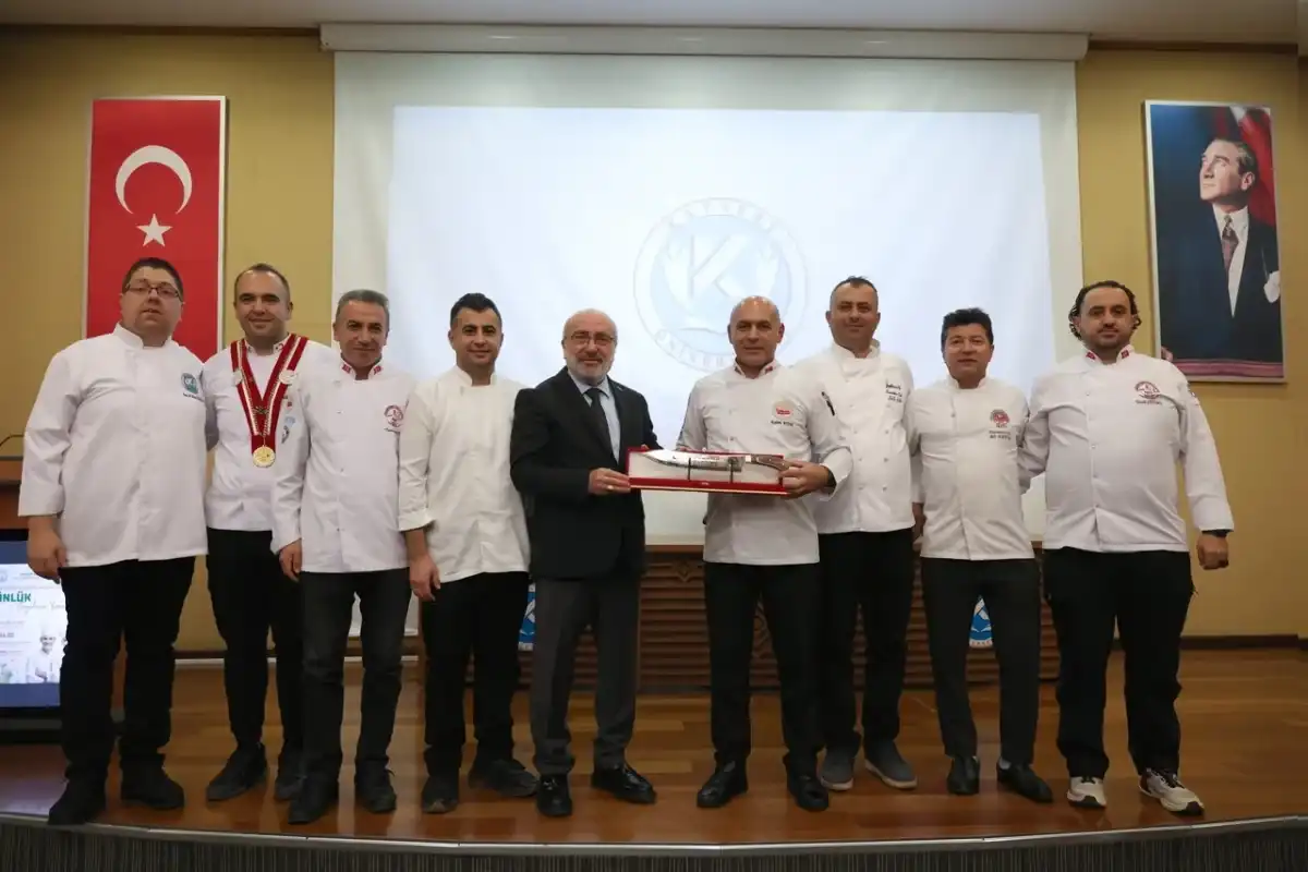 Kayseri Üniversitesi Aşçılık Bölümü Öğrencileri Önlük Töreniyle Mesleğe Adım Attı