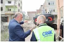 baskan sandikcidan eser ve hizmet vurgusu guvenli yasam alanlari yeni yollar modern parklar