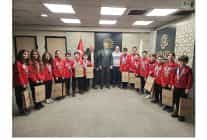 baskan sezer golcuk belediyesporlu yuzuculeri agirladi