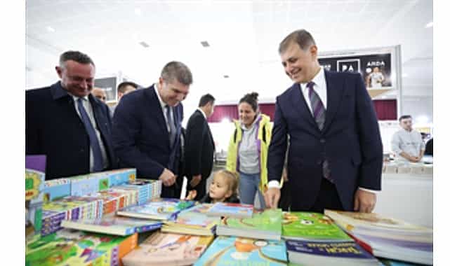 baskan tugay 13 burdur kitap fuarinin acilis torenine katildi