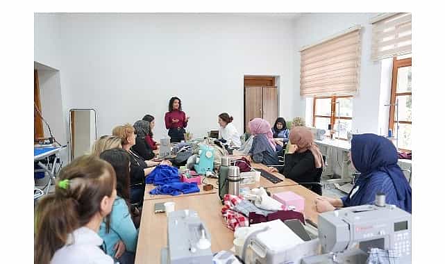 burhaniye belediyesinden kadinlara ozel program duzenlendi