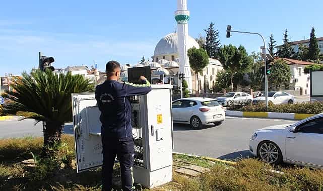 buyuksehir manavgatin sinyalizasyon altyapisini yeniliyor