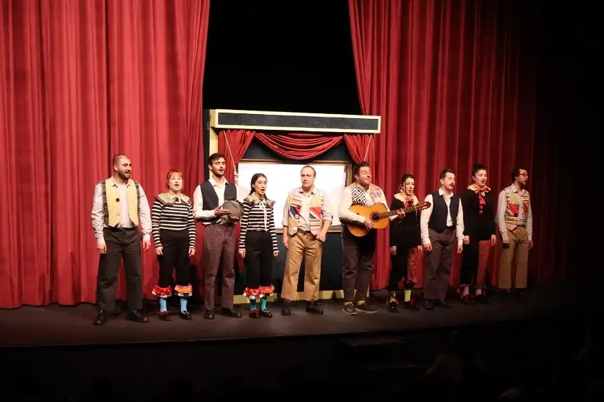 Erzurum’da “Sahneye Renk Geldi” Projesiyle Çocuklar Sanatla Buluştu