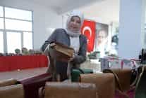 el emegi urunler yilbasi carsisinda