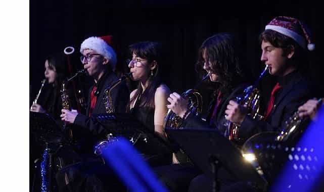 genc muzisyenlerden umut dolu yeni yil konseri