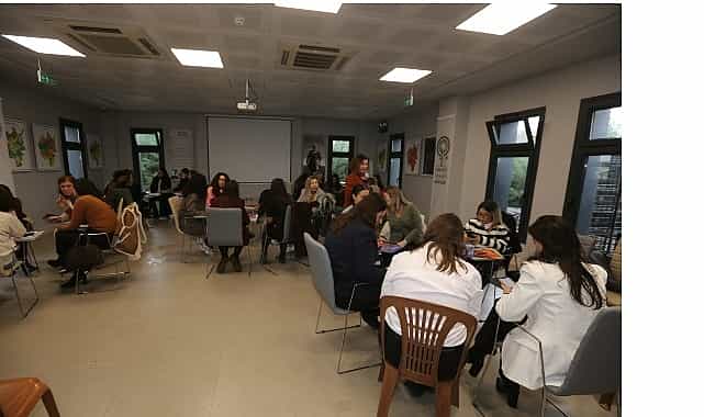 kadin dayanisma merkezleri agi efes selcukta bir araya geldi