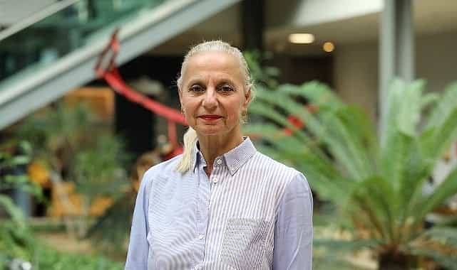 kadir has universitesinde bayrak degisimi