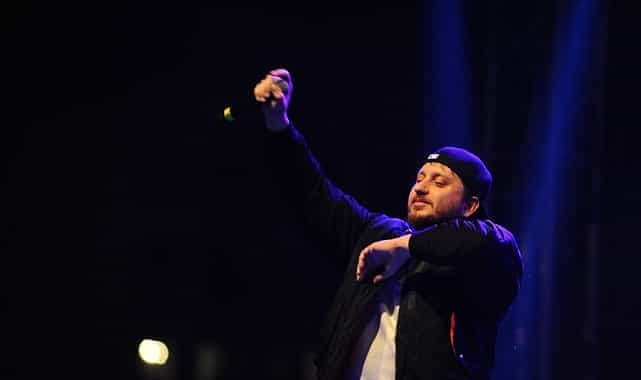 karsiyaka yeni yil festivalinde anil piyanci coskusu