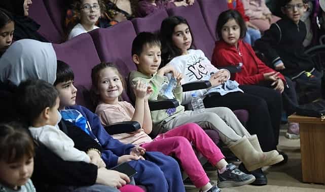 kartepede minik izleyicilere neseli bir gun