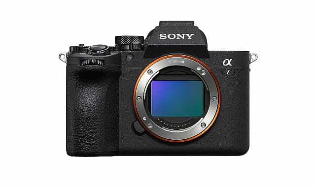 sony yeni nesil alpha 7 v full frame fotograf makinesi ve fe 28 70mm f3 5 5 6 oss ii standart zoom lensini tanitti