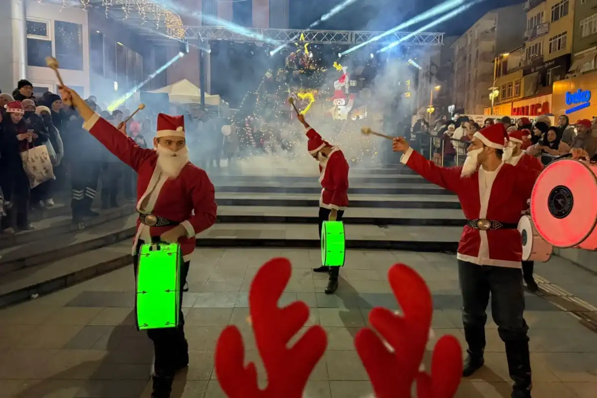 İzmit’te Yılbaşı Etkinlikleri Büyük İlgi Gördü