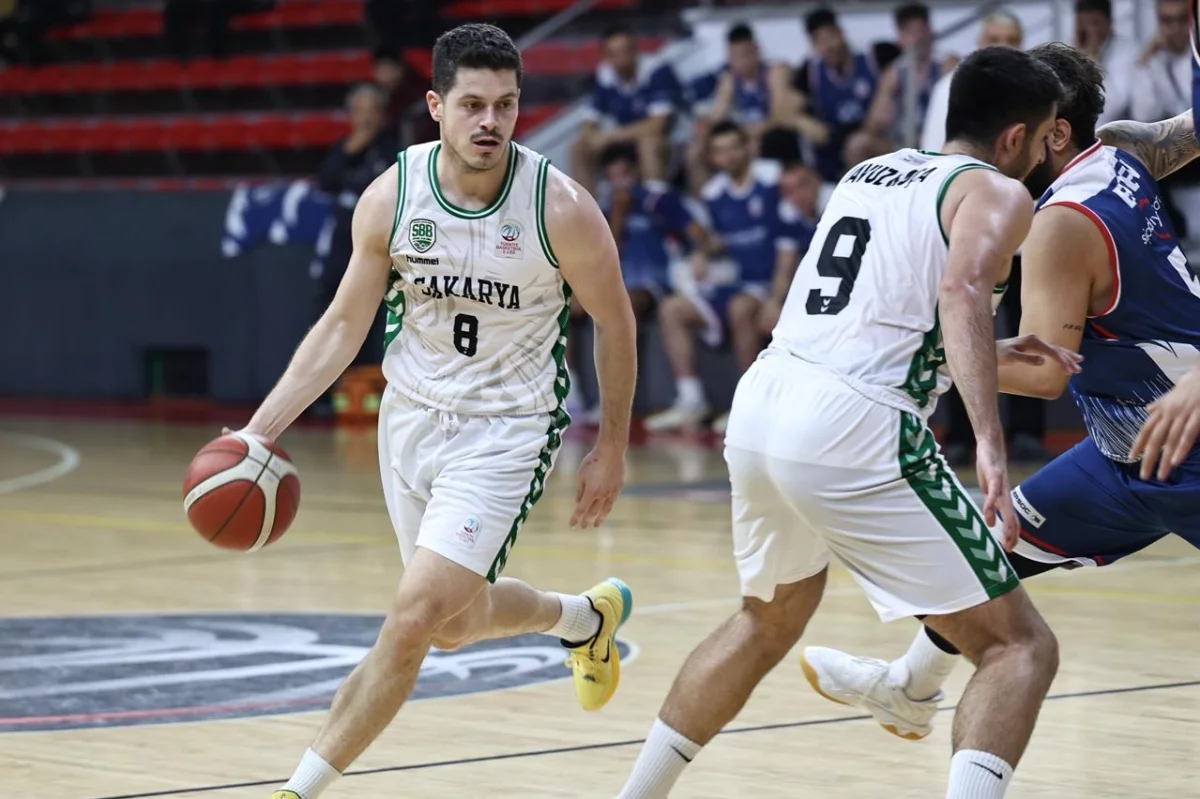 Sakarya Büyükşehir Basketbol İkinci Yarıya Deplasmanda Başlıyor