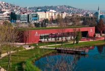 Kocaeli’de Göl Manzaralı Kütüphane İlgi Görüyor