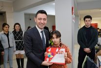 bayraklida yariyil tatili cocuklar icin senlige donusuyor