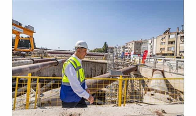 buca metrosunda istikamet fuar izmir