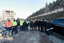 buyukakin sehrin temposuna durmadan calisarak yetisiyoruz