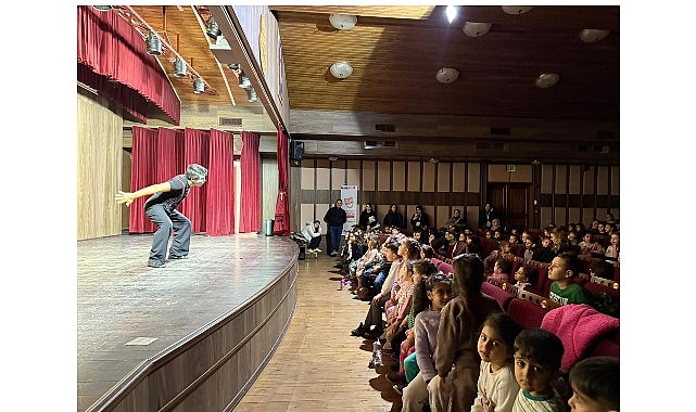 inegolde tiyatro festivali coskusu suruyor